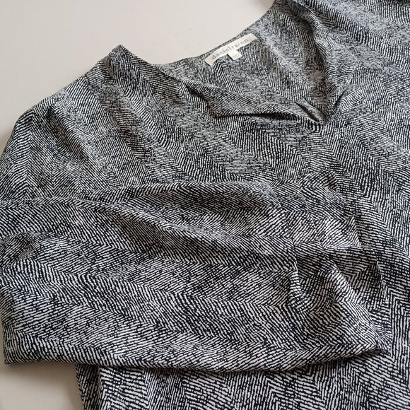 Daniel Rainn V-neck ¾ Sleeve Printed Blouse - Picture 3 of 15